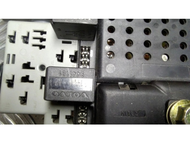 Pojistková skříňka 08696040, 08696098 Volvo S60 2003