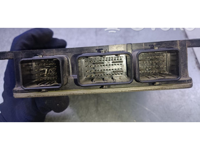 Блок управления двигателем Блок управления 820013058 Dacia Logan I