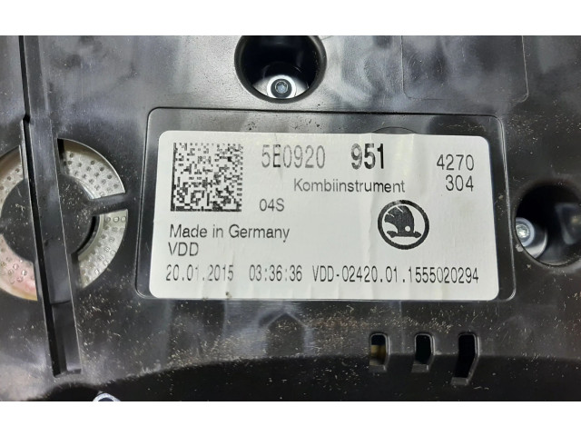 Панель приборов 5E0920951   Skoda Octavia Mk3 (5E)       