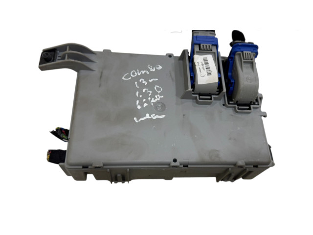 Блок предохранителей 00519383520, 28385750   Opel Combo D    