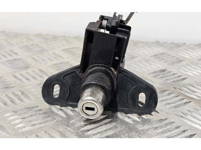 Zámek zadních dveří Opel Zafira A 2005