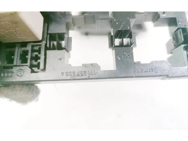 Блок предохранителей  1T1937503A, 1T1937503A   Volkswagen Golf Plus    