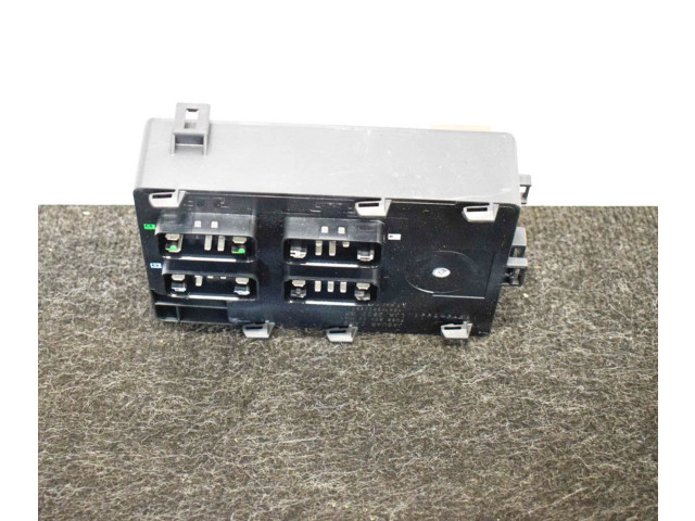 Блок предохранителей LJA2822BF Jaguar XK8 - XKR