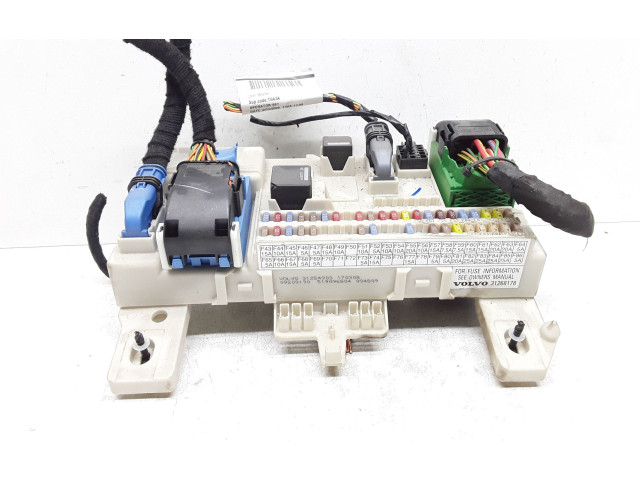 Блок предохранителей 31254903, 519096804 Volvo C30
