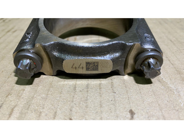  Поршень с шатуном  06LL  Audi A3 S3 8V для бензинового двигателя 2.0