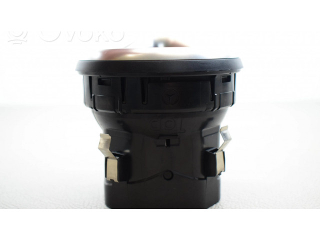 Воздушная решётка окна