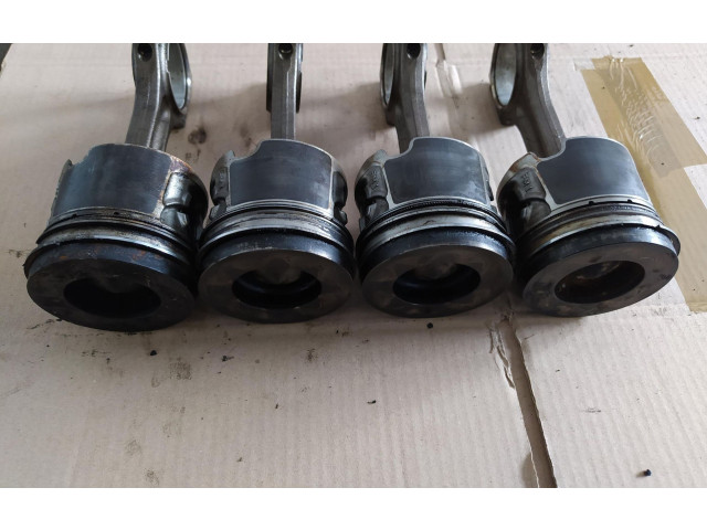  Поршень с шатуном    BMW X3 E83  