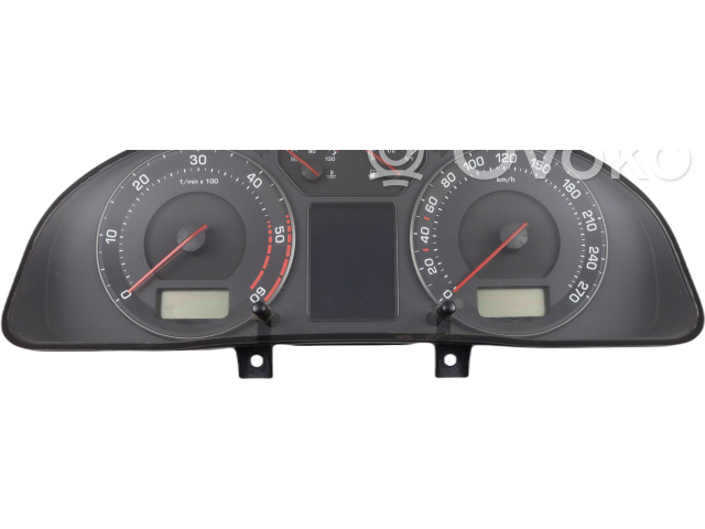 Панель приборов 3U0920841D, 110080115 Skoda Superb B5 (3U)