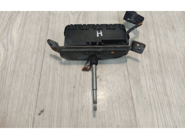 Моторчик стеклоочистителя 9154528    Volvo S80