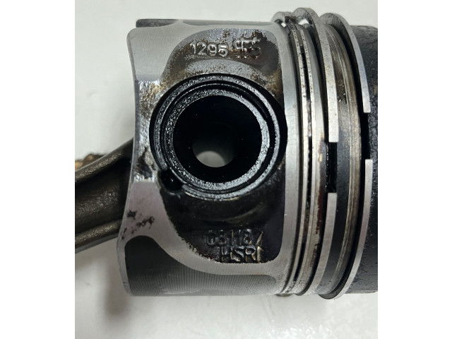  Поршень с шатуном CFCA 081187, 038J  Volkswagen Transporter - Caravelle T5  