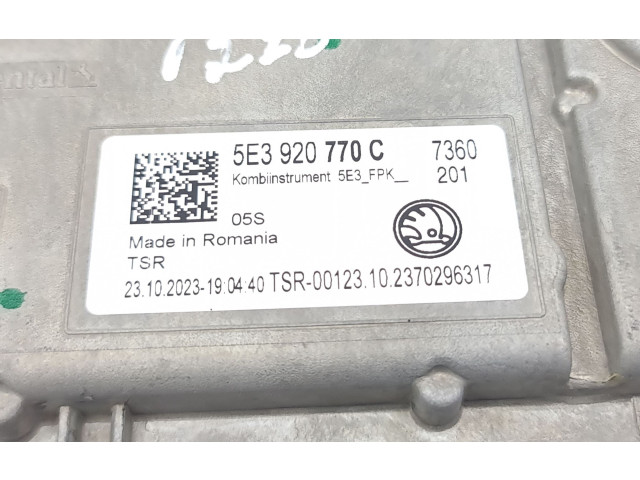 Панель приборов 5E3920770C Skoda Octavia Mk4