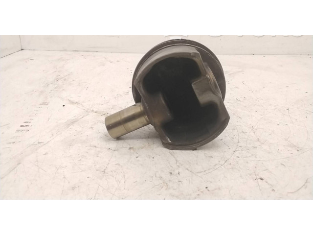 Píst 84mm BMW 7 E38 M52TUB