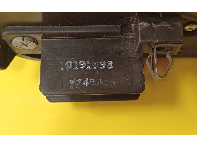 Ручка стеклоочистителей 10191398   Pontiac Trans Sport