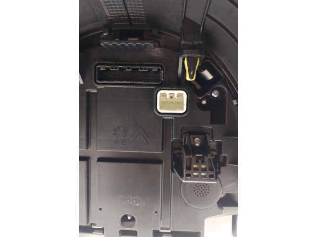 Панель приборов 769167-320U   Peugeot 108       