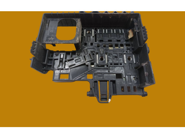 Блок предохранителей 13362767 Opel Meriva B