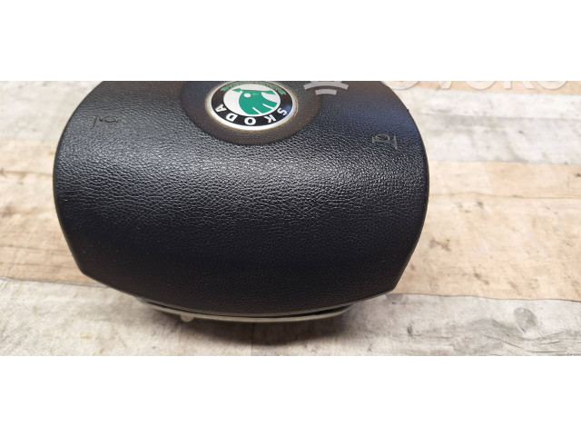 Подушка безопасности водителя 1Z0880201T, MM00U03AC Skoda Octavia Mk2 (1Z)