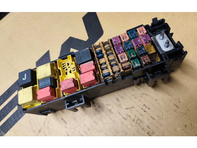 Блок предохранителей Jeep Grand Cherokee (WJ)