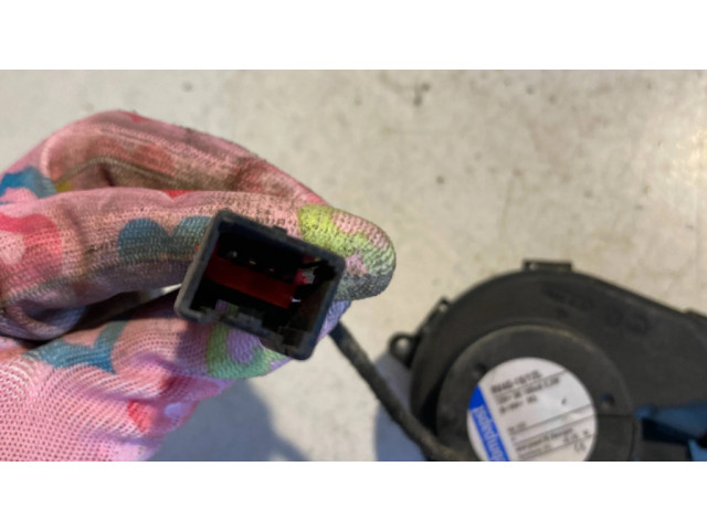 Другая деталь салона