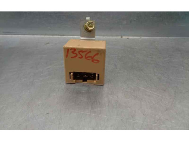 Блок предохранителей MD332124 Mitsubishi Space Wagon