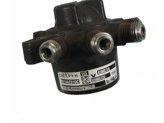 Топливная рампа 8200057345, 8200584032   Renault Clio II  