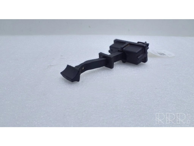 Ограничитель открытия двери