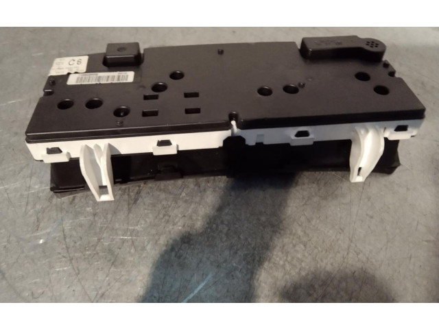 Přístrojová deska Toyota Corolla E20 2005 8380002C60