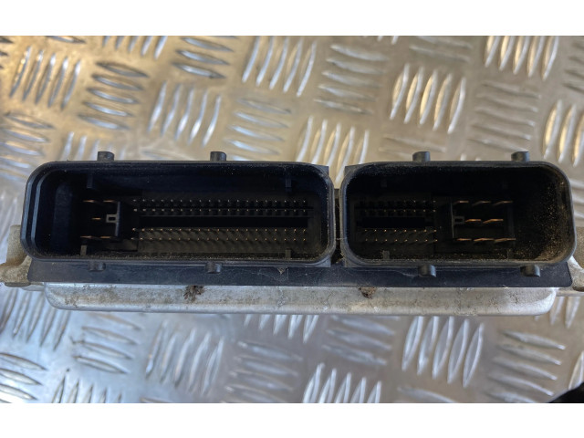 Блок управления двигателя 038906012H, 28SA4931 Skoda Octavia Mk1 (1U)