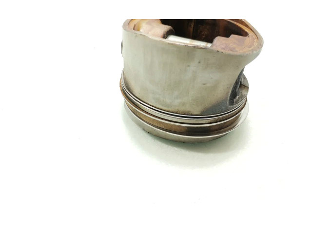  Поршень B 5252 FS   Volvo S70  V70  V70 XC  