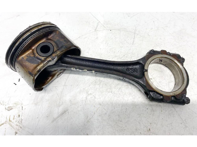  Поршень с шатуном    Chevrolet Epica  