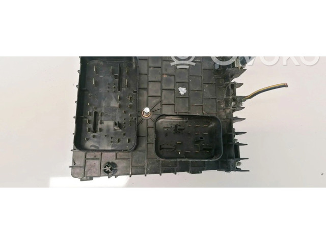 Блок предохранителей 1K0937124K Volkswagen Caddy