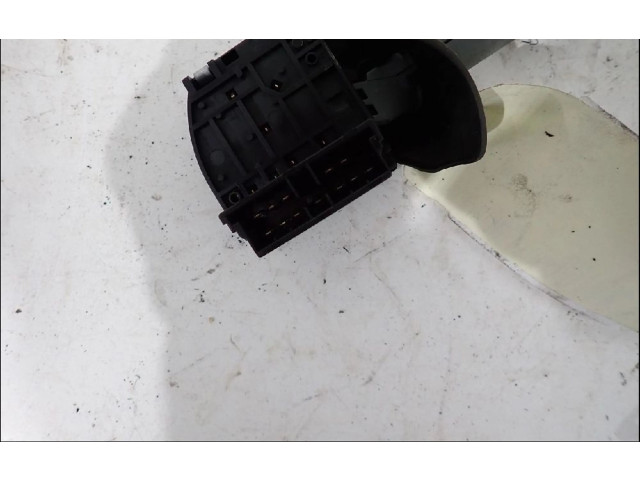 Ручка стеклоочистителей 7701054306   Renault Twingo I