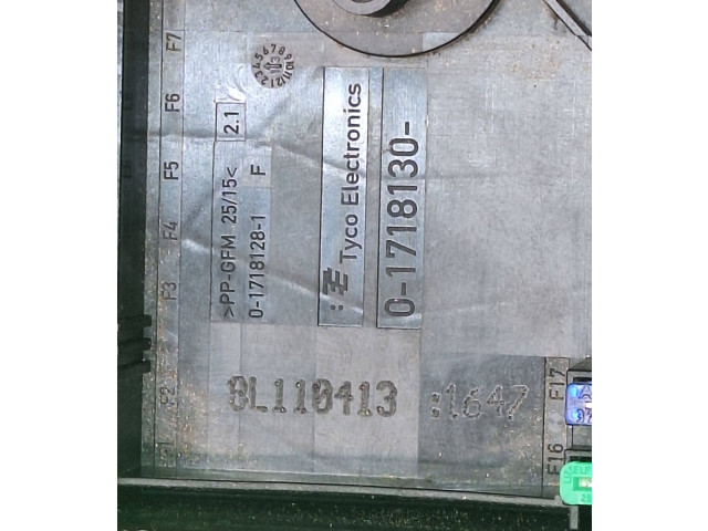   Pojistková skříňka 1k0937629   Volkswagen Caddy 2013