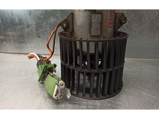 Вентилятор печки    14528269   Saab 9000 CS