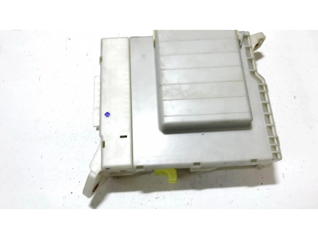 Блок предохранителей 8273030321 Lexus GS 300 350 430 450H