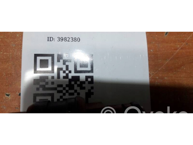 Vstřikovač 3531023210 Hyundai Lantra I