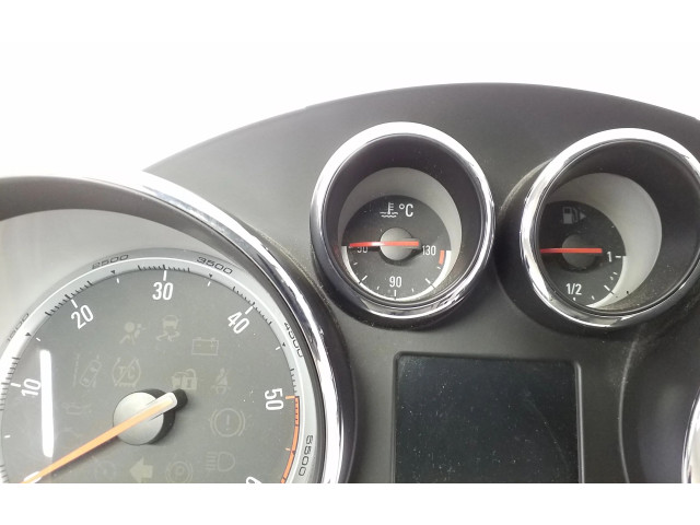 Přístrojová deska Opel Zafira C 2016 13460585