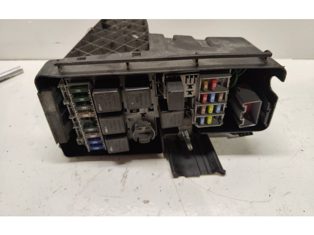 Блок предохранителей 30728132 Volvo XC90