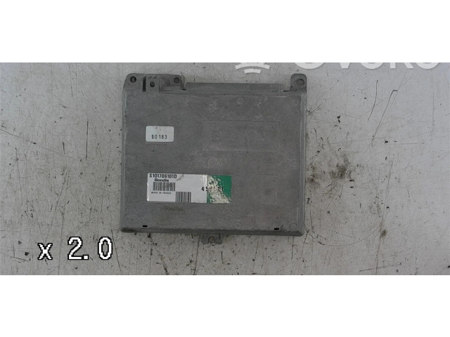 Řídící jednotka S101706101D Volvo 460 1991