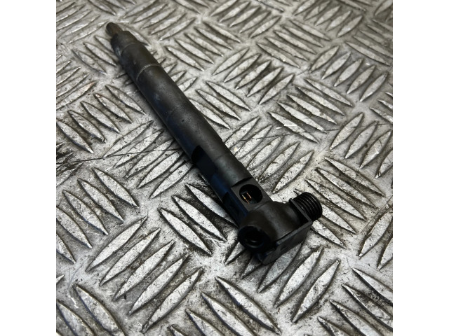 Vstřikovač A6510700587 Mercedes-Benz C W204 pro naftový motor 2.1