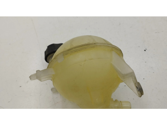 Расширительный бачок охлаждающей жидкости