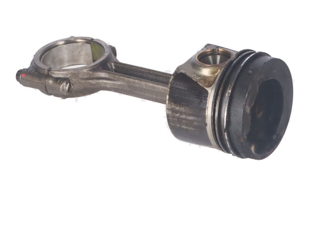 Шатун 04L105401A Skoda Superb B8 (3V)