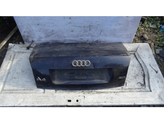 Задняя крышка (багажника)