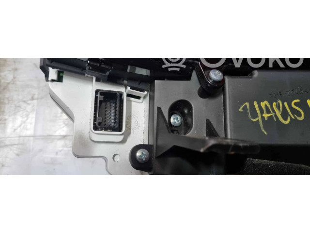 Přístrojová deska Toyota Yaris 2015 83800-0dj60