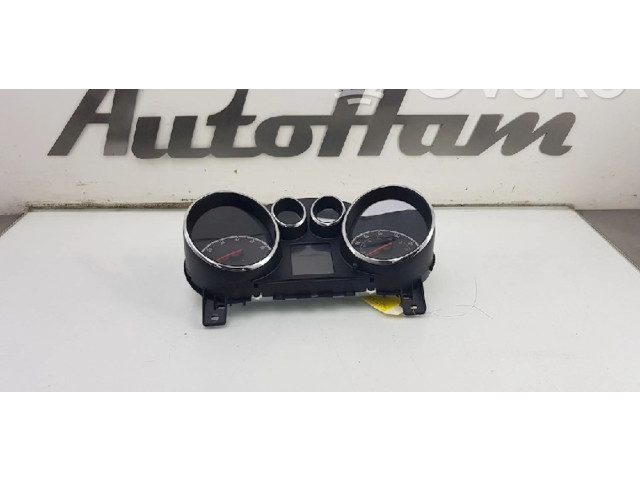 Панель приборов 13349519, 13349519   Opel Meriva B       