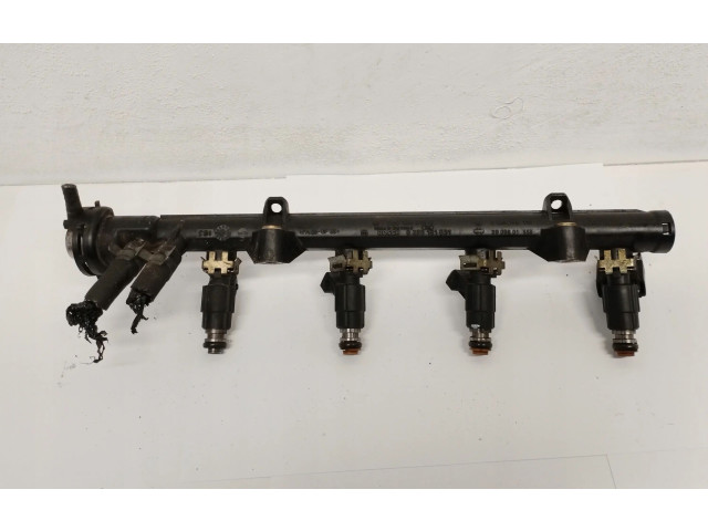 Топливная рампа 030133319G   Volkswagen Polo III 6N 6N2 6NF  