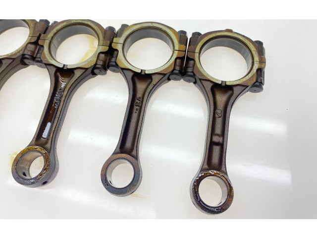 Шатун      Subaru Forester SF  