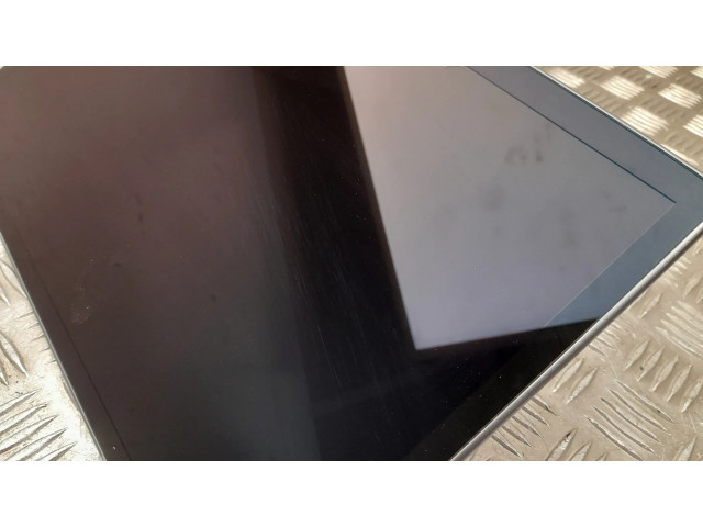 Дисплей 151677900C Tesla Model Y