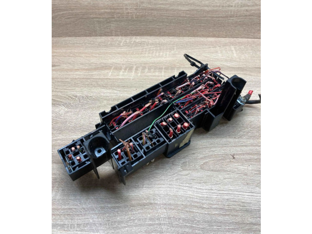 Pojistková skříňka 1685450240 Mercedes-Benz A W168 1997