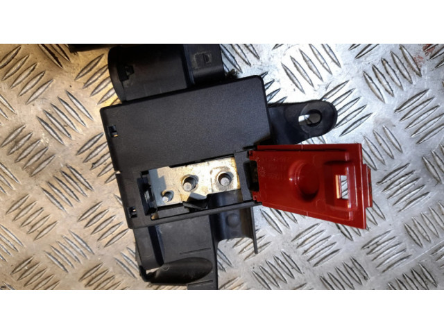 Узел подключения плюсовых проводов