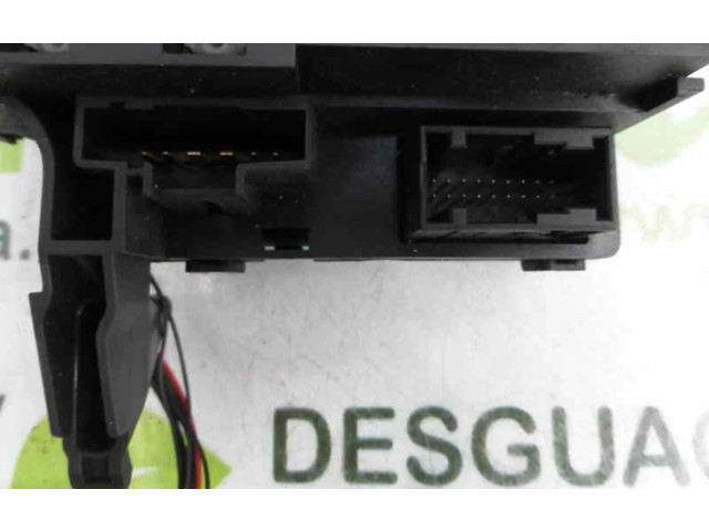 Ручка стеклоочистителей 8200127728   Renault Scenic RX